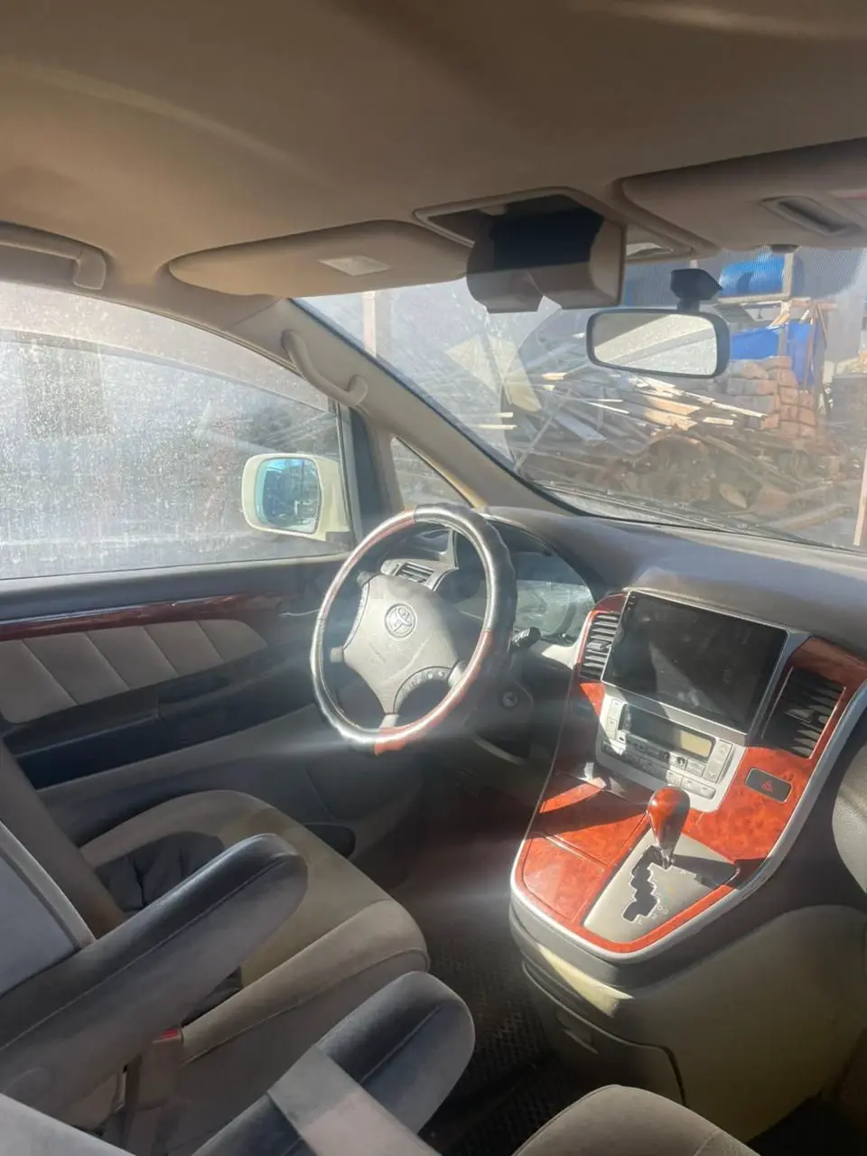 Toyota Alphard, 2004