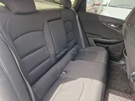 Chevrolet Malibu 2019 года за 6 400 000 тг. в Алматы – фото 9
