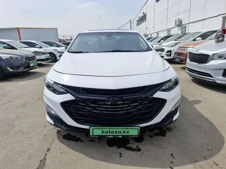 Chevrolet Malibu 2019 года за 6 400 000 тг. в Алматы – фото 2