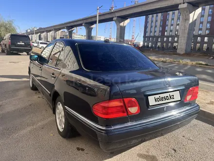 Mercedes-Benz E 200 1996 года за 1 900 000 тг. в Астана – фото 3