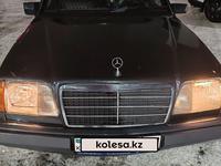 Mercedes-Benz E 200 1993 годаfor2 000 000 тг. в Астана