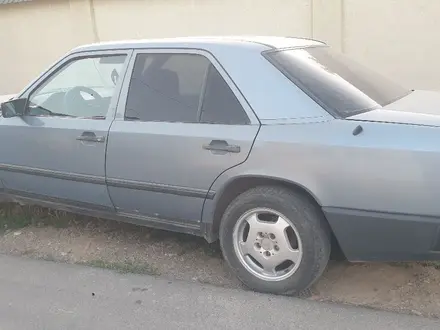 Mercedes-Benz E 230 1988 года за 350 000 тг. в Шымкент