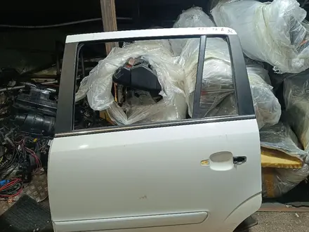 Дверь задняя левая Опель Зафира В за 50 000 тг. в Караганда