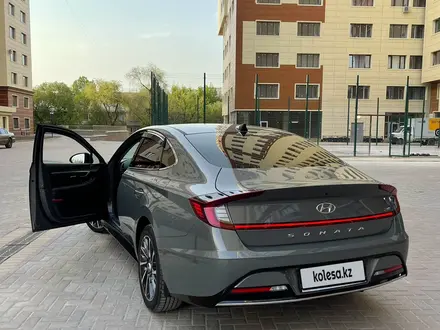 Hyundai Sonata 2022 года за 13 200 000 тг. в Алматы – фото 2