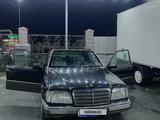 Mercedes-Benz E 220 1993 года за 1 100 000 тг. в Шымкент
