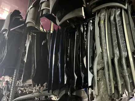 Передние крылья для SUBARU. за 1 000 тг. в Алматы