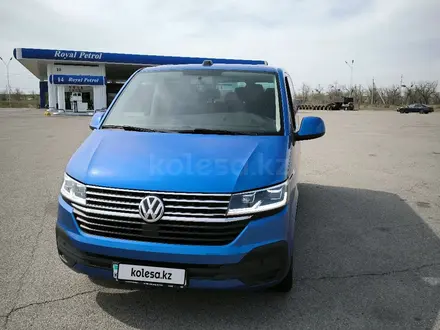 Volkswagen Caravelle 2021 года за 19 500 000 тг. в Алматы