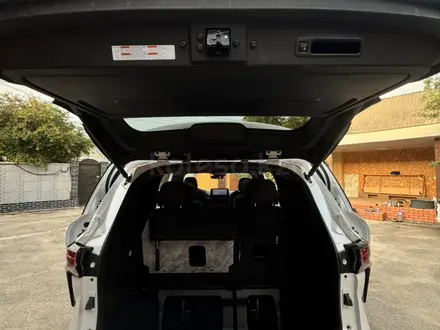 Toyota Sienna 2023 года за 31 500 000 тг. в Алматы – фото 15
