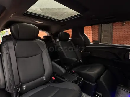 Toyota Sienna 2023 года за 31 500 000 тг. в Алматы – фото 21