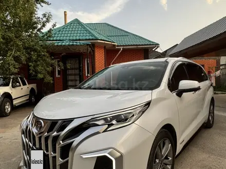 Toyota Sienna 2023 года за 31 500 000 тг. в Алматы – фото 6