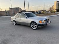 Mercedes-Benz E 220 1995 года за 3 000 000 тг. в Астана