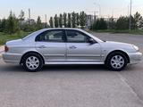 Hyundai Sonata 2003 года за 2 600 000 тг. в Темиртау – фото 2