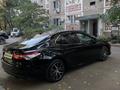 Toyota Camry 2021 года за 13 600 000 тг. в Алматы – фото 5