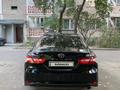 Toyota Camry 2021 года за 13 600 000 тг. в Алматы – фото 7