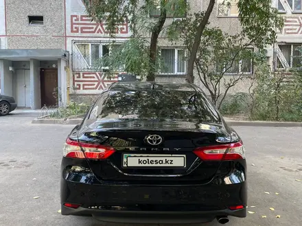 Toyota Camry 2021 года за 13 600 000 тг. в Алматы – фото 7