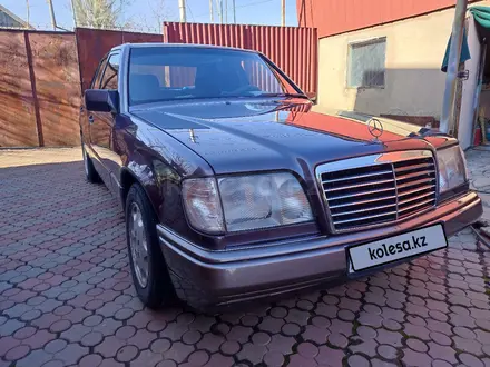 Mercedes-Benz E 300 1992 года за 2 300 000 тг. в Алматы – фото 2