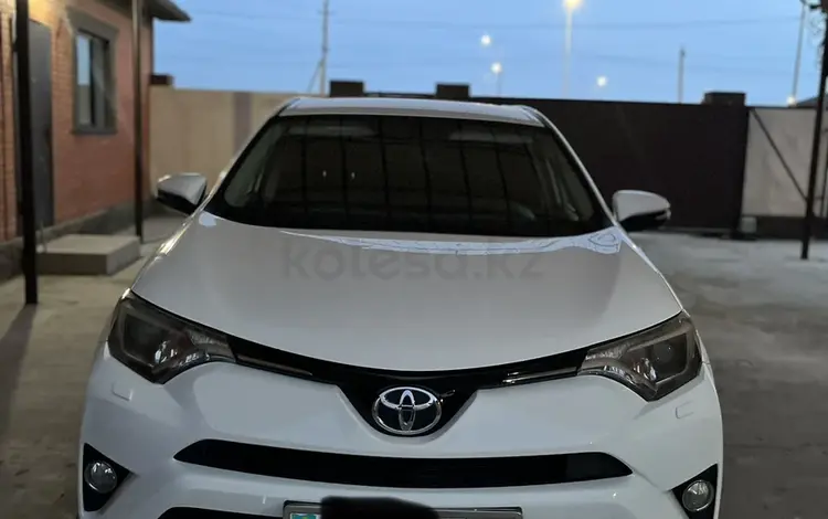 Toyota RAV4 2016 года за 12 000 000 тг. в Атырау