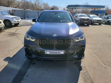 BMW X5 2022 года за 47 000 000 тг. в Усть-Каменогорск – фото 2
