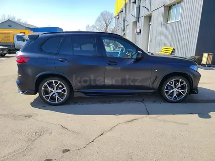 BMW X5 2022 года за 47 000 000 тг. в Усть-Каменогорск – фото 4