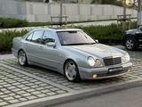 Mercedes-Benz E 55 AMG 1999 годаүшін7 000 000 тг. в Алматы – фото 2