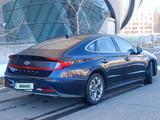 Hyundai Sonata 2022 года за 11 000 000 тг. в Астана – фото 2