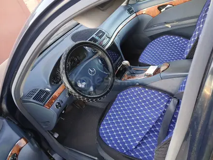 Mercedes-Benz E 320 2003 года за 2 800 000 тг. в Астана – фото 6