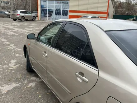 Toyota Camry 2004 года за 5 000 000 тг. в Актобе – фото 6