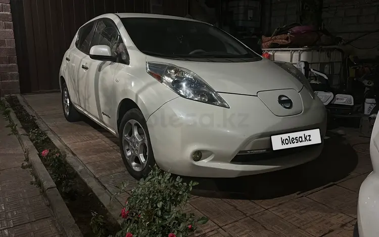 Nissan Leaf 2011 годаfor3 700 000 тг. в Шымкент