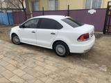 Volkswagen Polo 2015 года за 4 500 000 тг. в Атырау – фото 2