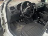 Volkswagen Polo 2015 года за 4 500 000 тг. в Атырау – фото 5