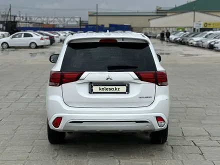 Mitsubishi Outlander 2022 года за 8 800 000 тг. в Атырау – фото 4