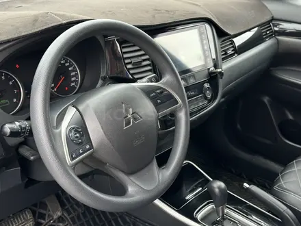 Mitsubishi Outlander 2022 года за 8 800 000 тг. в Атырау – фото 12