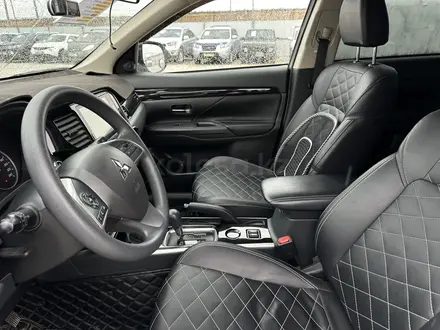 Mitsubishi Outlander 2022 года за 8 800 000 тг. в Атырау – фото 11