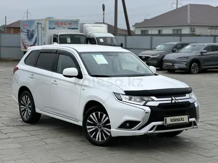 Mitsubishi Outlander 2022 года за 8 800 000 тг. в Атырау – фото 2