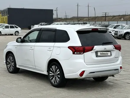 Mitsubishi Outlander 2022 года за 8 800 000 тг. в Атырау – фото 3