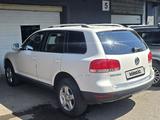 Volkswagen Touareg 2004 года за 4 950 000 тг. в Алматы – фото 4