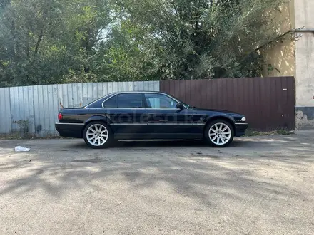 BMW 735 2001 года за 5 000 000 тг. в Алматы – фото 5