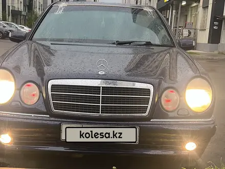 Mercedes-Benz E 320 1998 года за 3 300 000 тг. в Алматы – фото 2