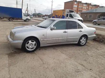 Mercedes-Benz E 230 1995 года за 2 600 000 тг. в Шиели – фото 3