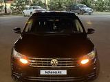 Volkswagen Passat 2019 года за 9 000 000 тг. в Алматы