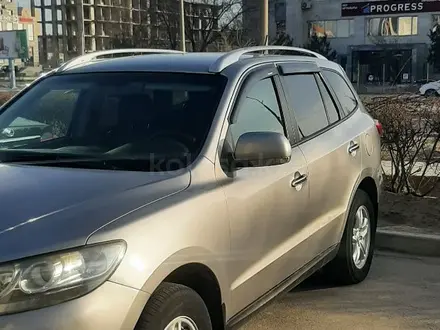 Hyundai Santa Fe 2010 года за 6 500 000 тг. в Актау – фото 3