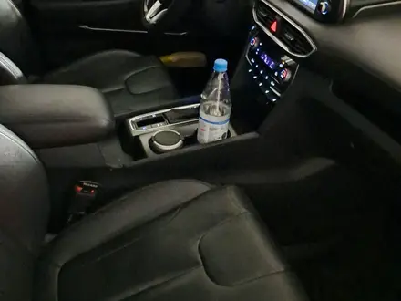 Hyundai Santa Fe 2019 года за 12 000 000 тг. в Астана – фото 15