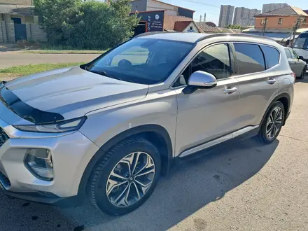 Hyundai Santa Fe 2019 года за 12 000 000 тг. в Астана – фото 4