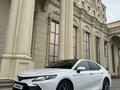 Toyota Camry 2022 года за 15 500 000 тг. в Уральск
