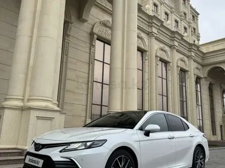 Toyota Camry 2022 года за 15 000 000 тг. в Уральск