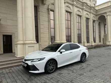 Toyota Camry 2022 года за 15 000 000 тг. в Уральск – фото 60