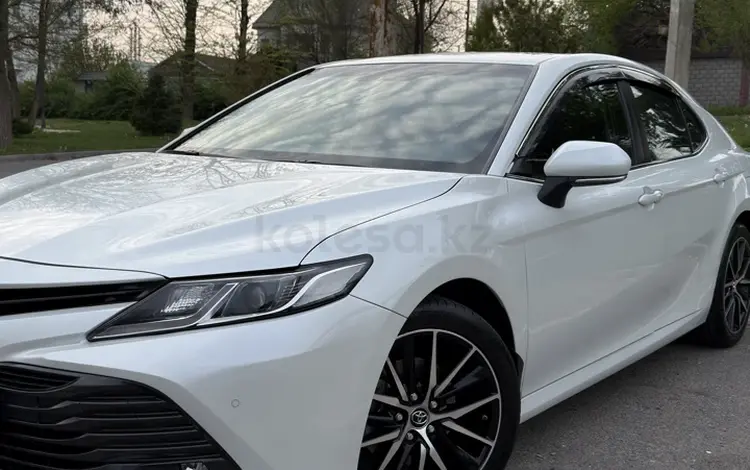 Toyota Camry 2020 года за 13 200 000 тг. в Шымкент