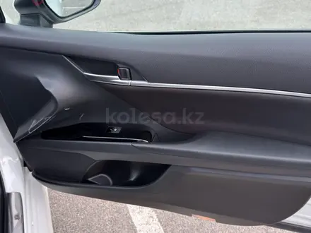 Toyota Camry 2020 года за 13 200 000 тг. в Шымкент – фото 5
