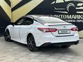 Toyota Camry 2020 года за 10 850 000 тг. в Атырау – фото 4