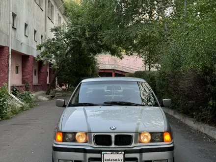 BMW 328 1997 года за 2 800 000 тг. в Алматы – фото 7